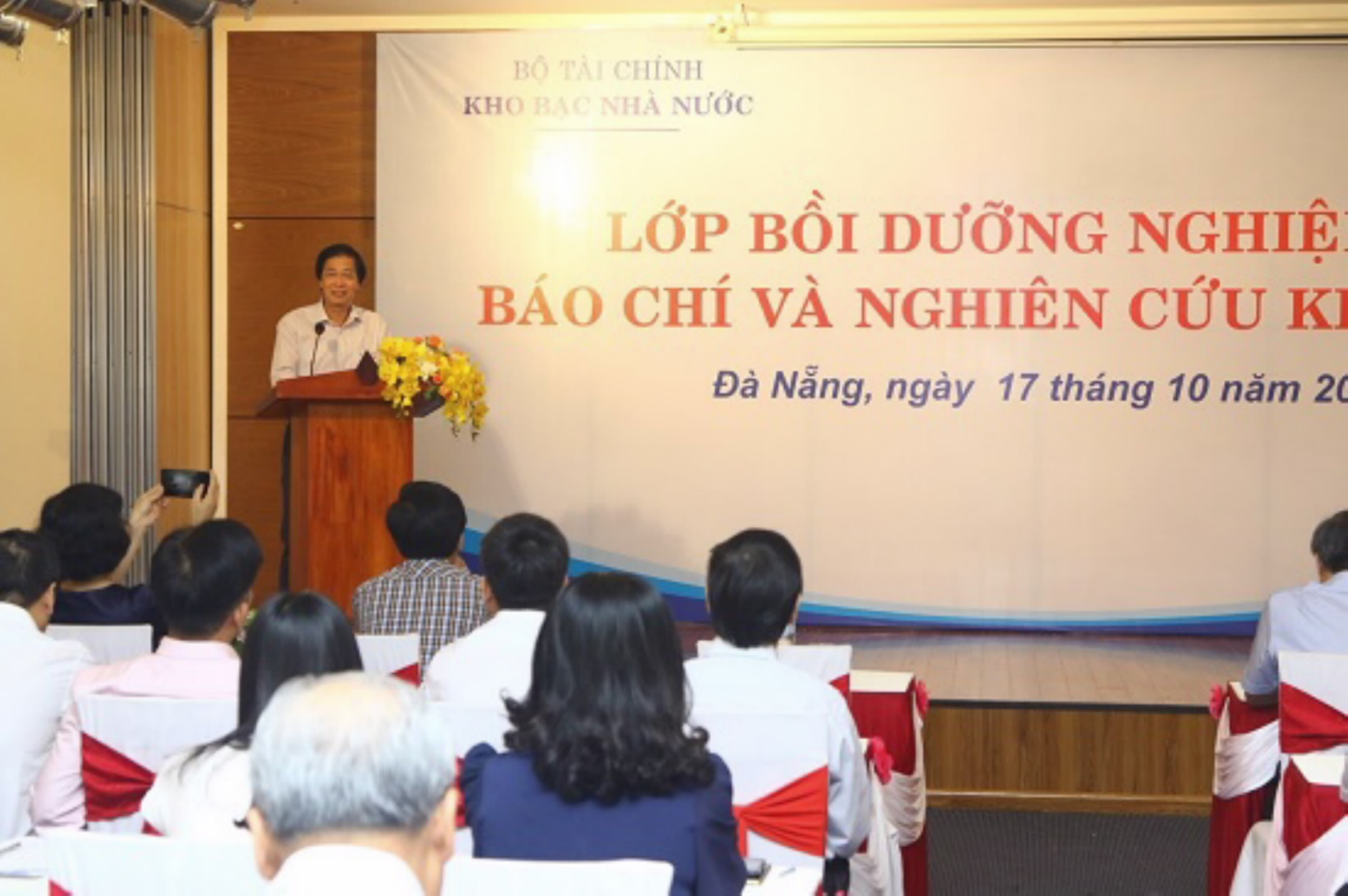 “Công tác báo chí tuyên truyền và nghiên cứu khoa học có nhiều đóng góp trong việc phát triển hệ thống KBNN hiệu quả, bền vững”